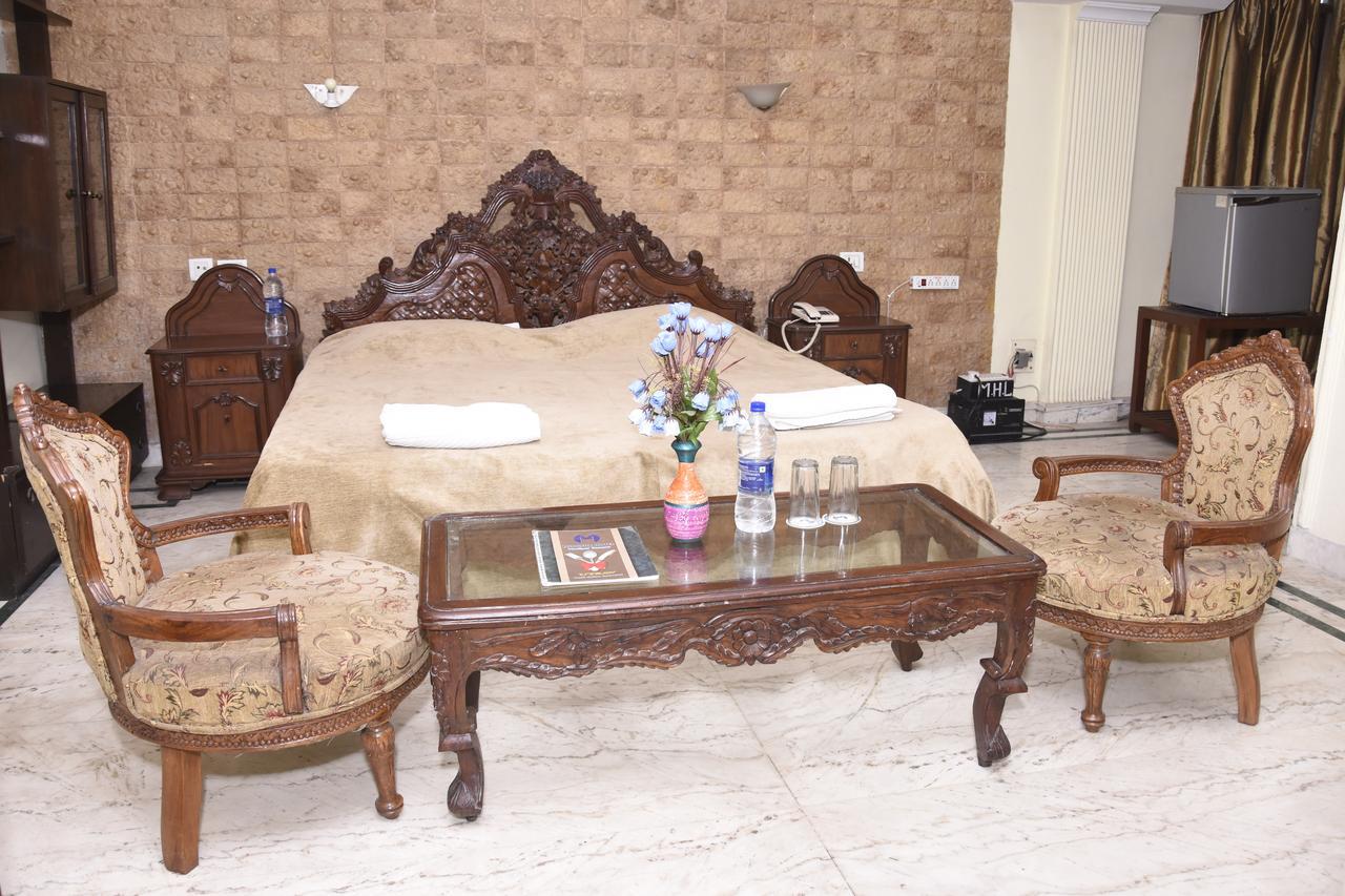 Modipur Hotel Rampur  Exterior photo