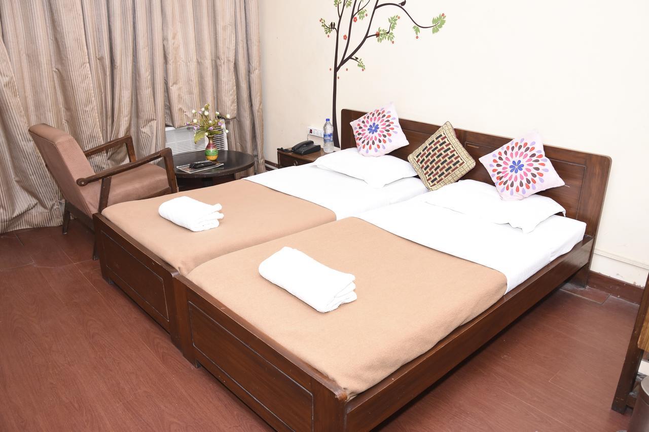 Modipur Hotel Rampur  Exterior photo